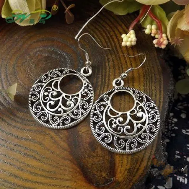 New Boho Vintage Silver Round Earrings For Women Hollow Flower Pending Earrings Pendant Enthic Jewelry Long Ear Hook Accessory