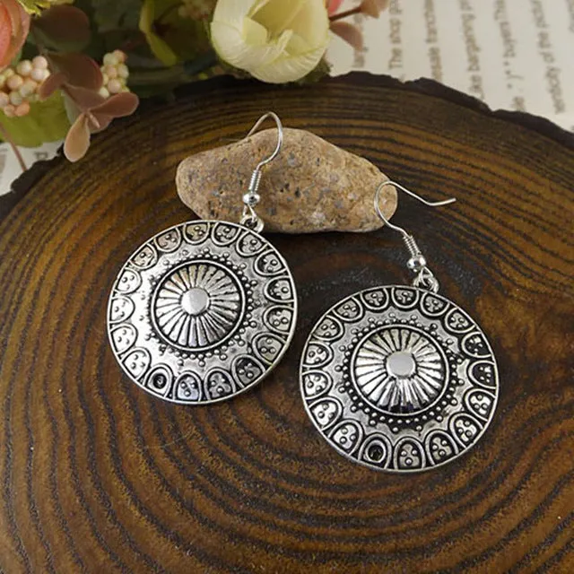 New Boho Vintage Silver Round Earrings For Women Hollow Flower Pending Earrings Pendant Enthic Jewelry Long Ear Hook Accessory