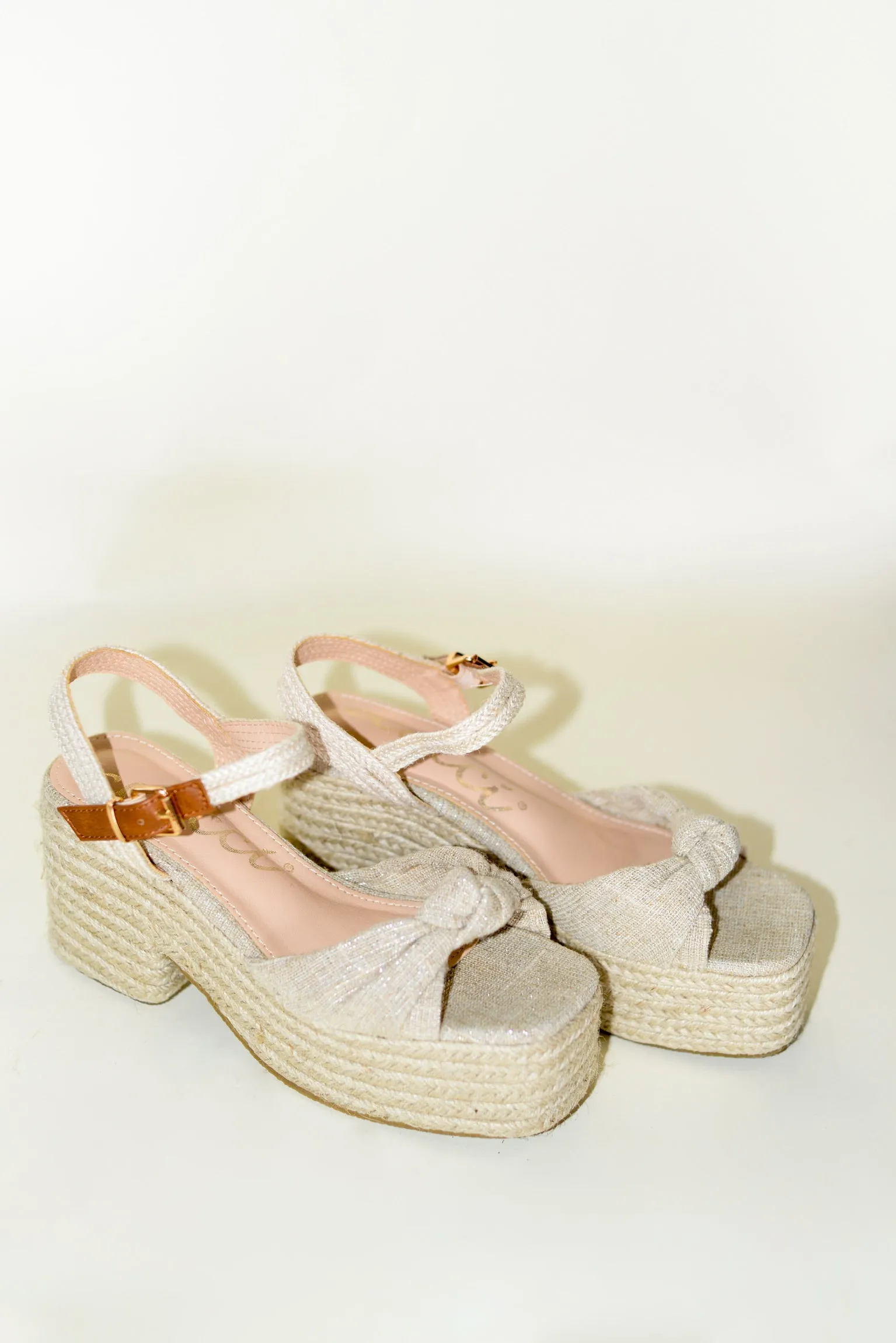 WOVEN PLATFORM